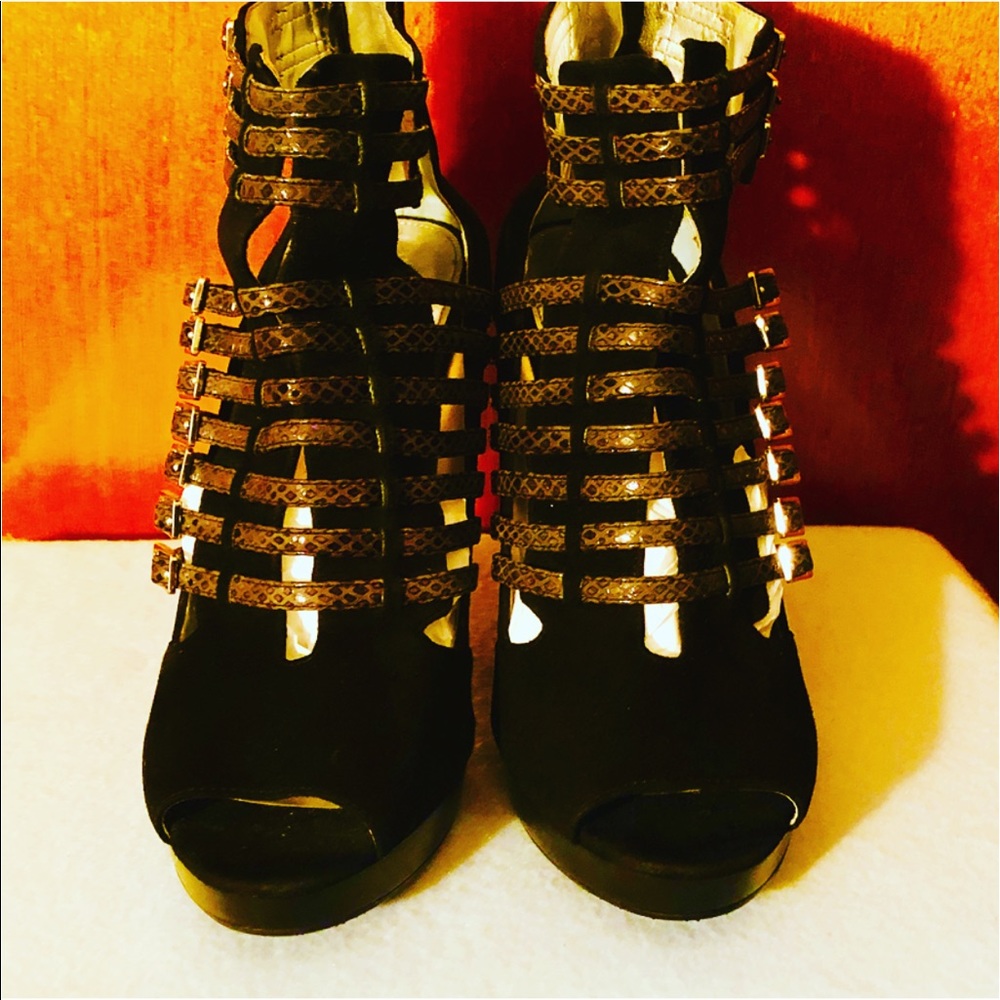 🤩🤩Brand New Calvin Klein Sandals🤩🤩 - Picture 3 of 5